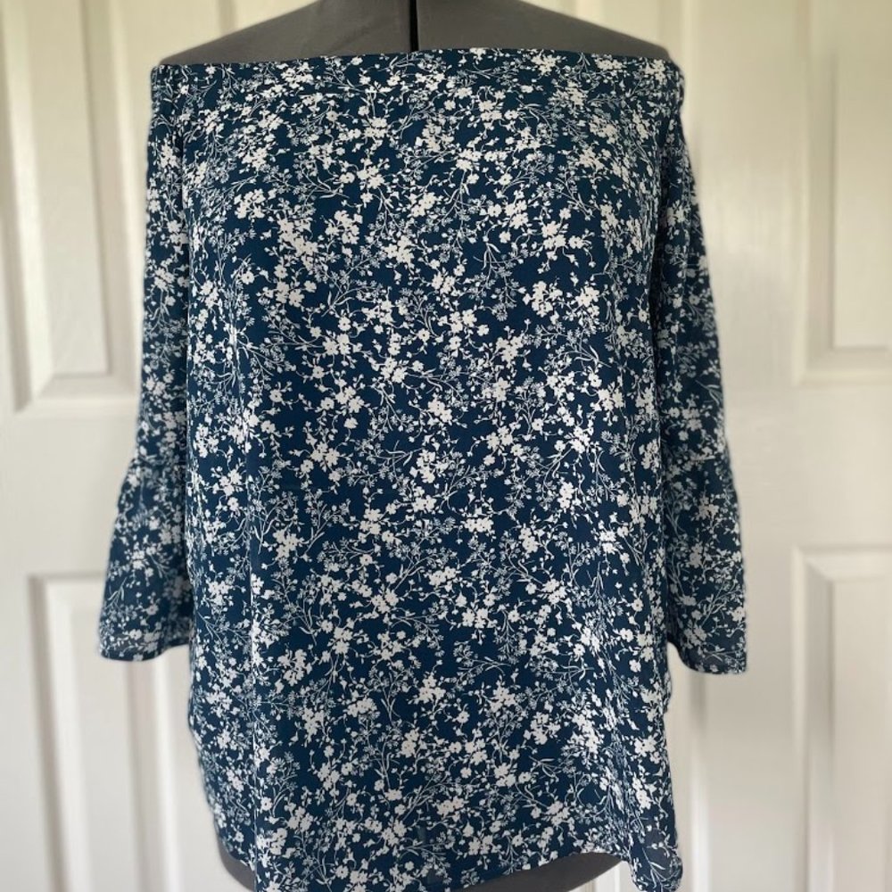 Verse, Stassi Off the Shoulder 3/4 Bell Sleeve Blouse, Blue Floral XXL